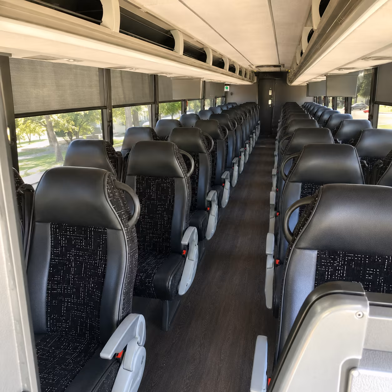 charter bus minibus transfers to philadelphia international airport phl